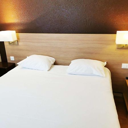 Brit Hotel Essentiel Tours Nord Екстериор снимка