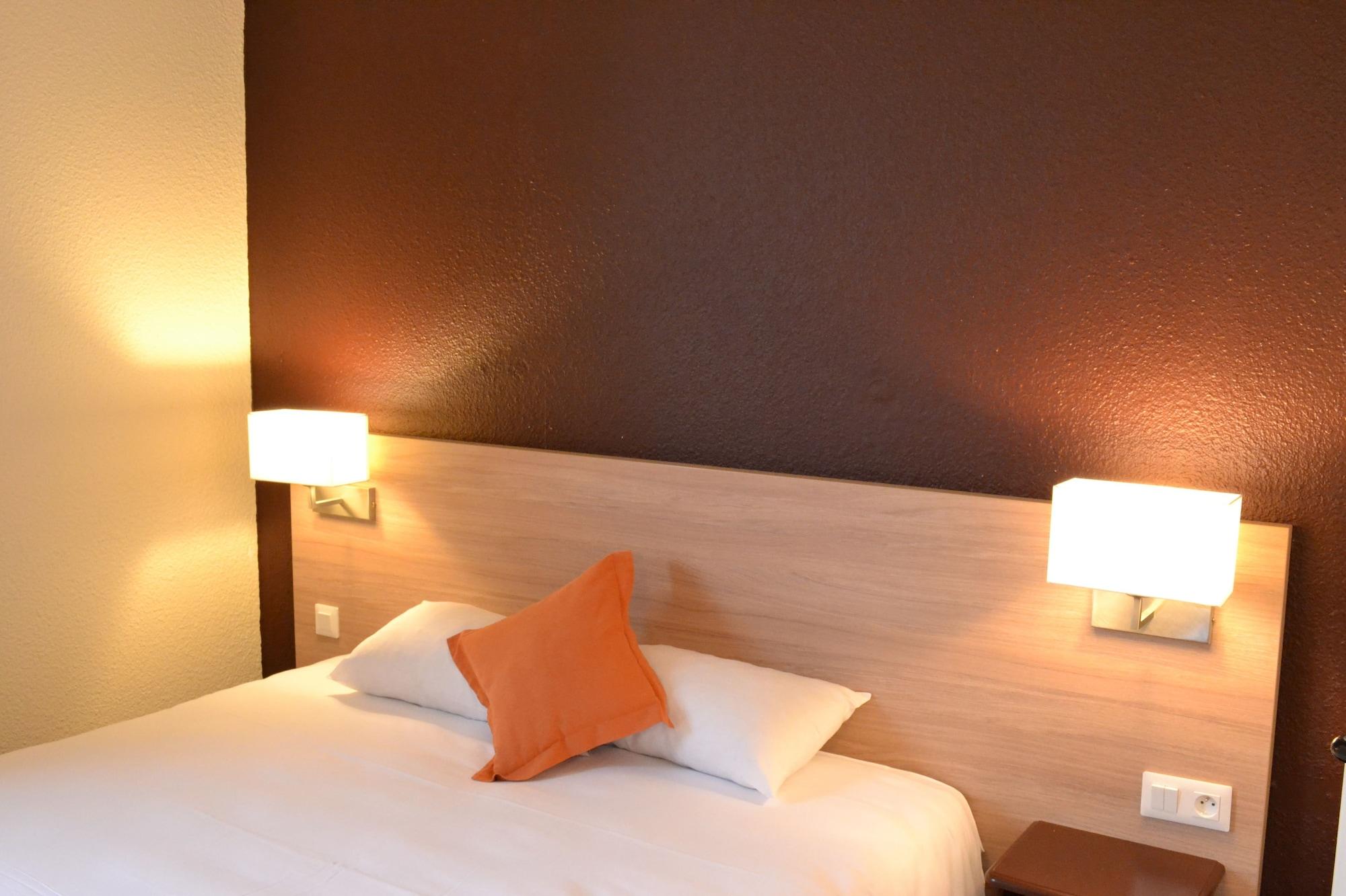 Brit Hotel Essentiel Tours Nord Екстериор снимка