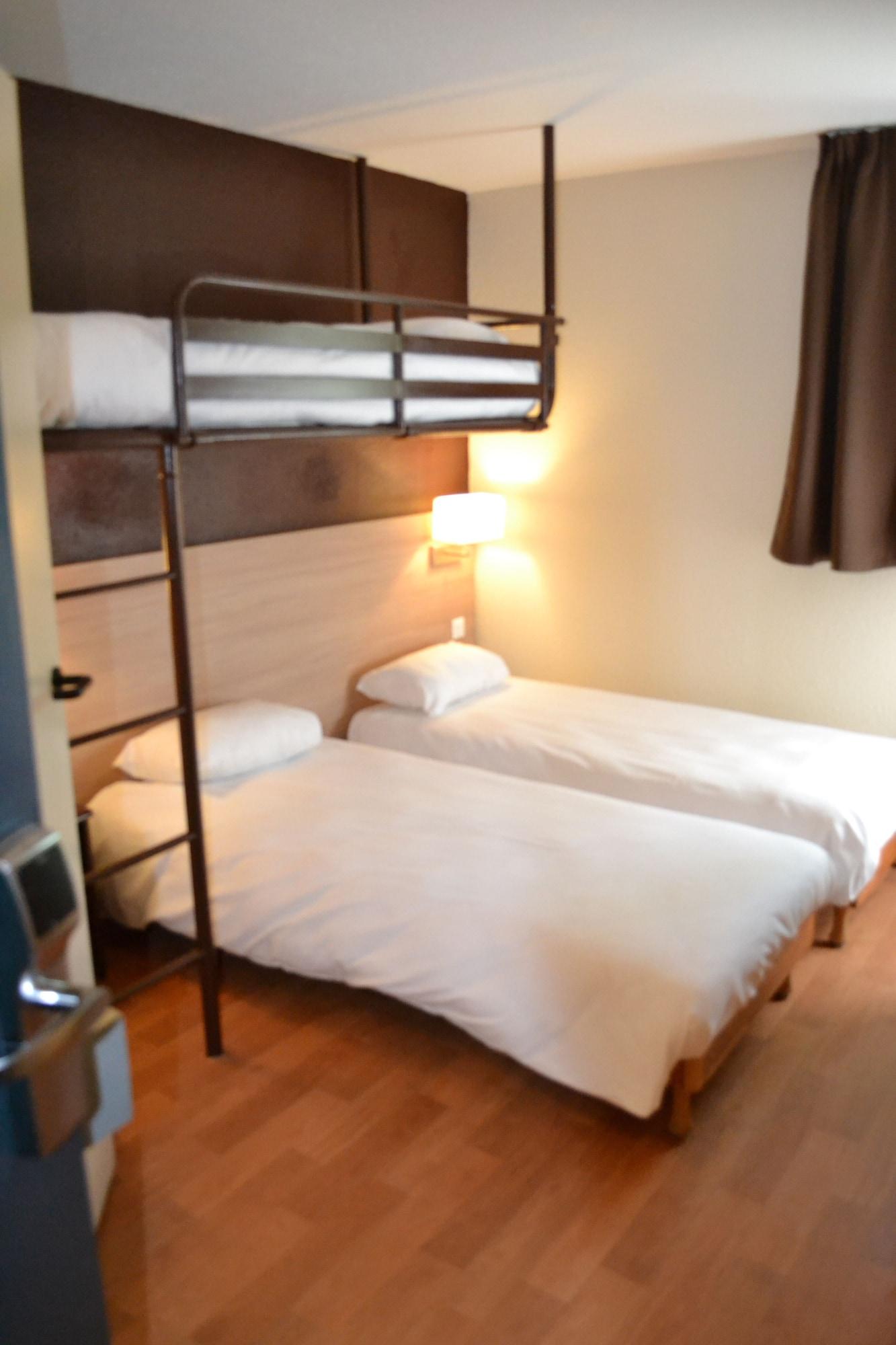 Brit Hotel Essentiel Tours Nord Екстериор снимка