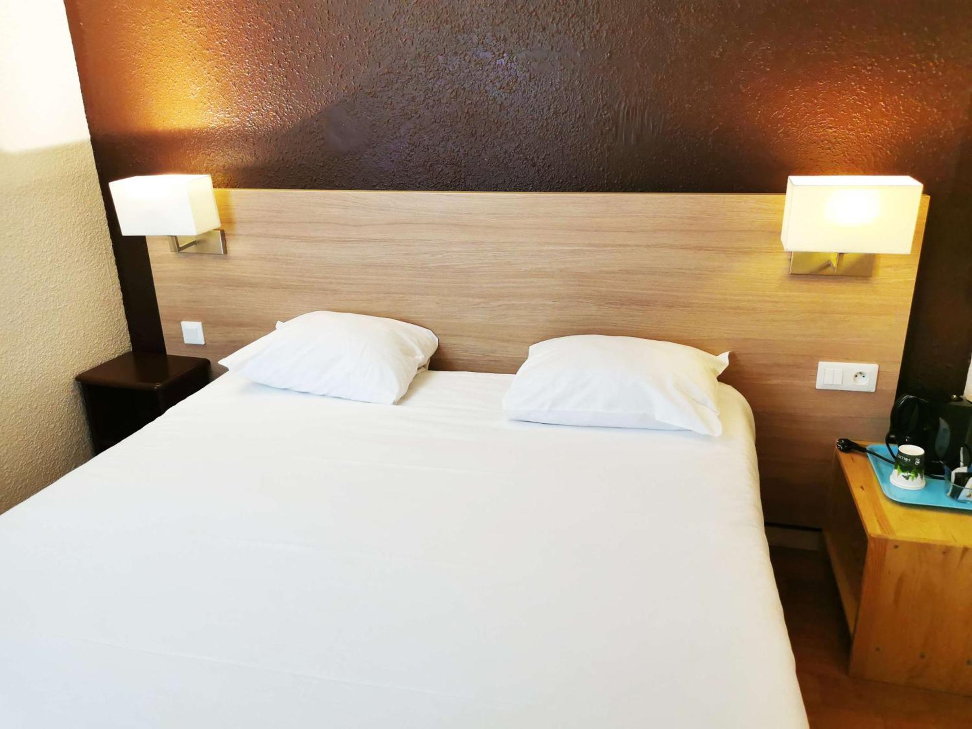 Brit Hotel Essentiel Tours Nord Екстериор снимка