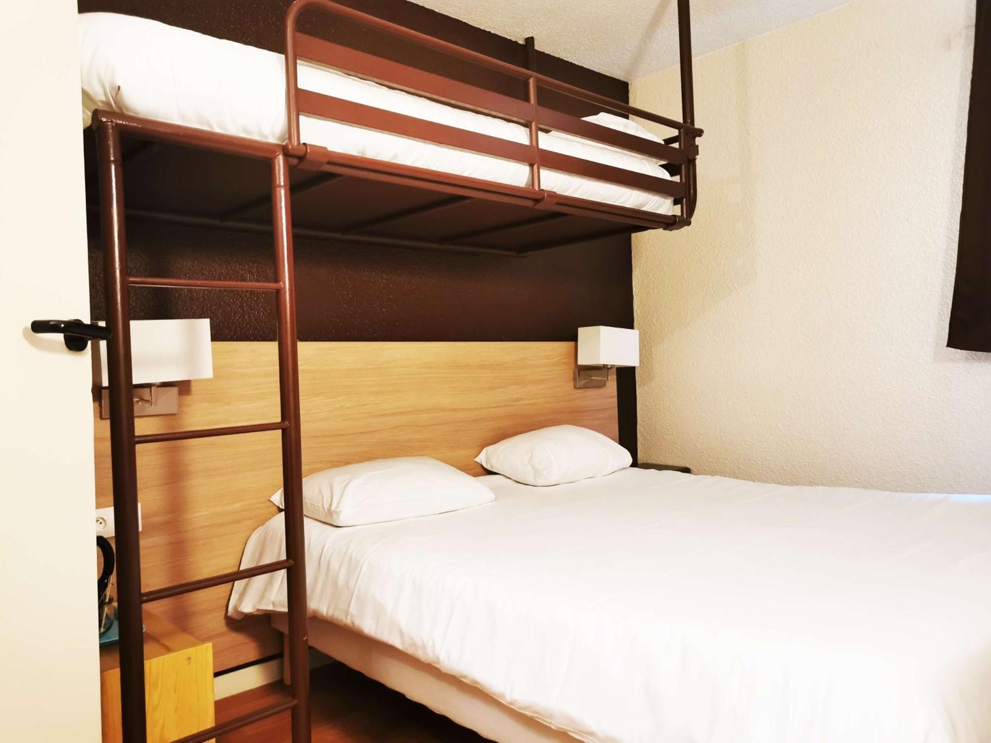 Brit Hotel Essentiel Tours Nord Екстериор снимка