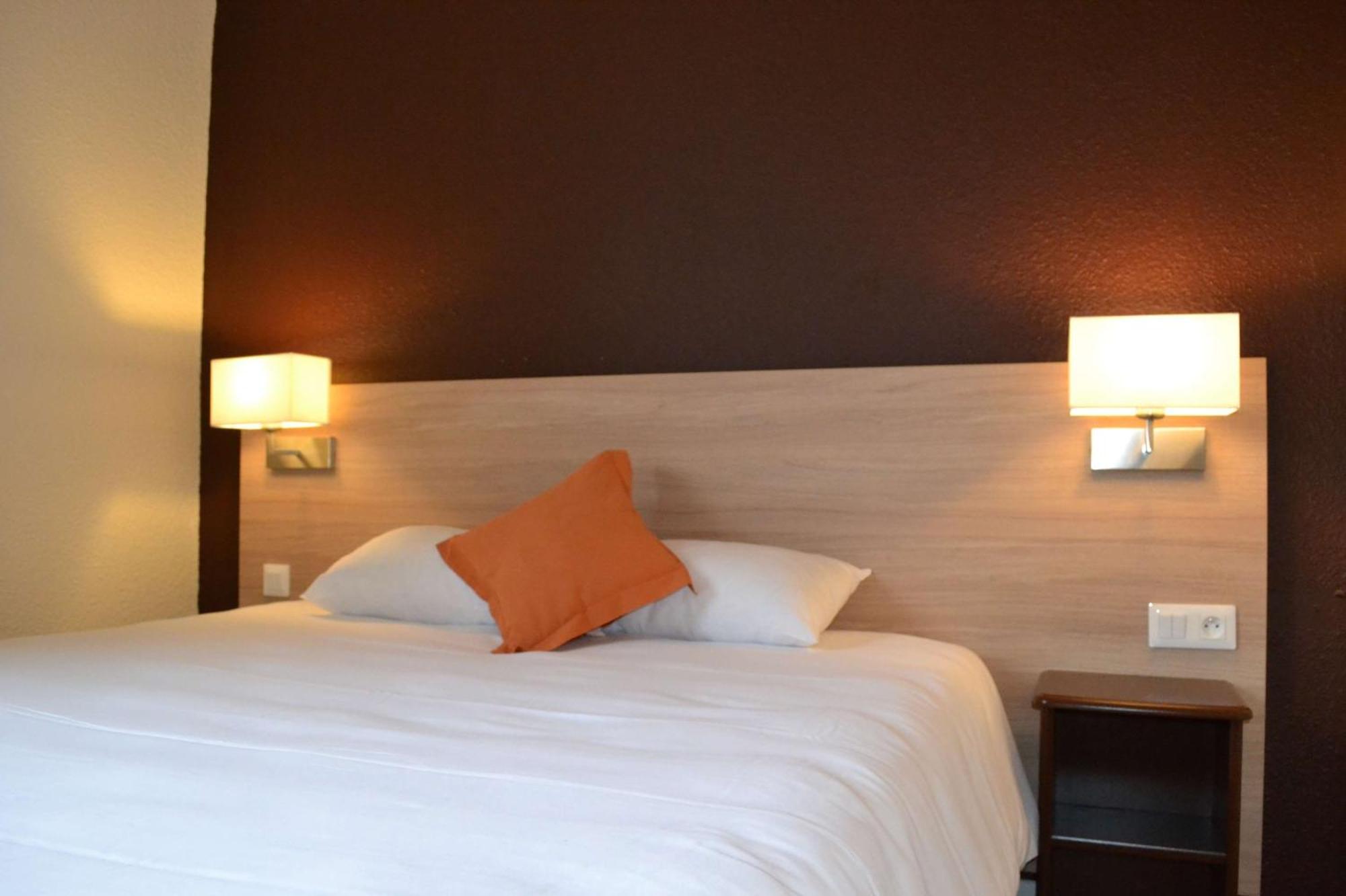 Brit Hotel Essentiel Tours Nord Екстериор снимка