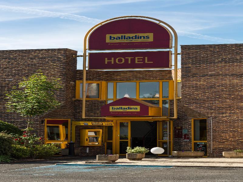 Brit Hotel Essentiel Tours Nord Екстериор снимка