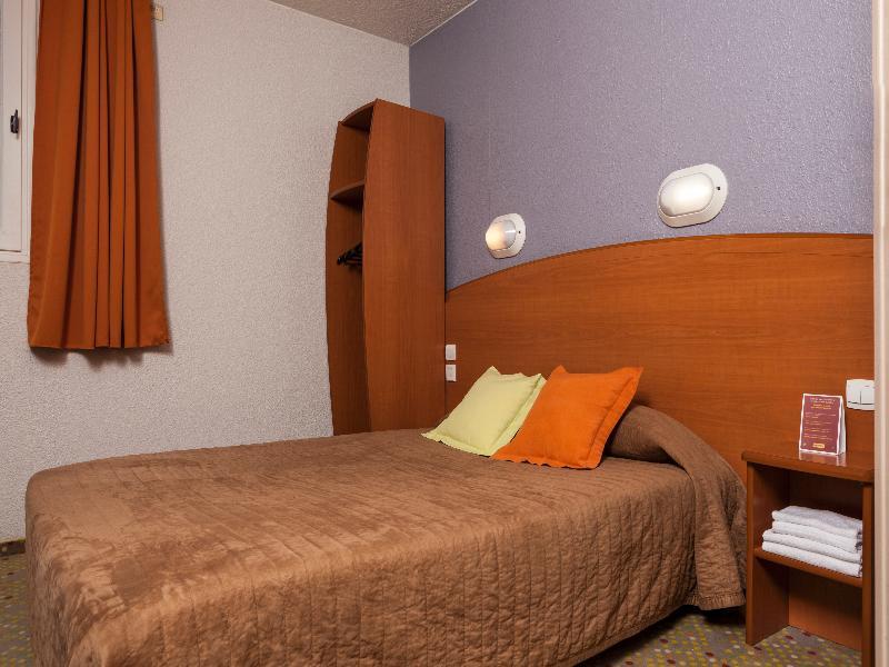 Brit Hotel Essentiel Tours Nord Екстериор снимка