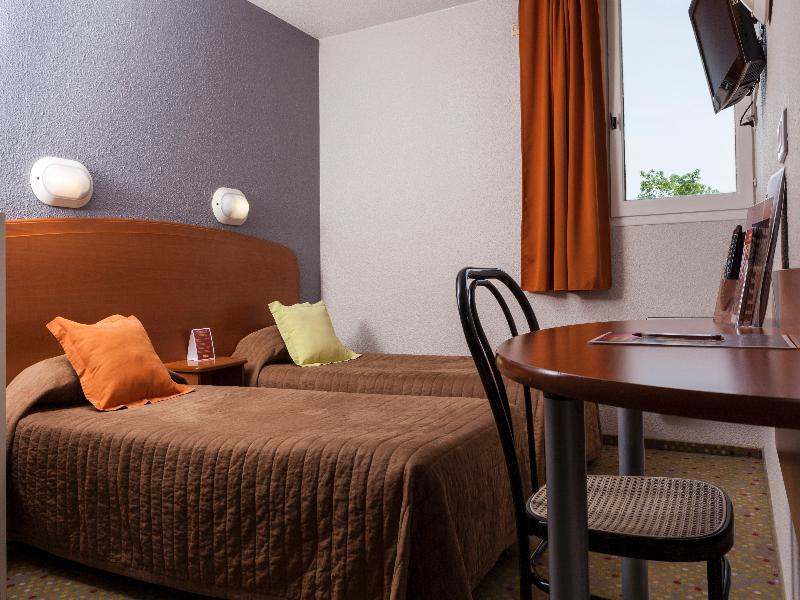 Brit Hotel Essentiel Tours Nord Екстериор снимка