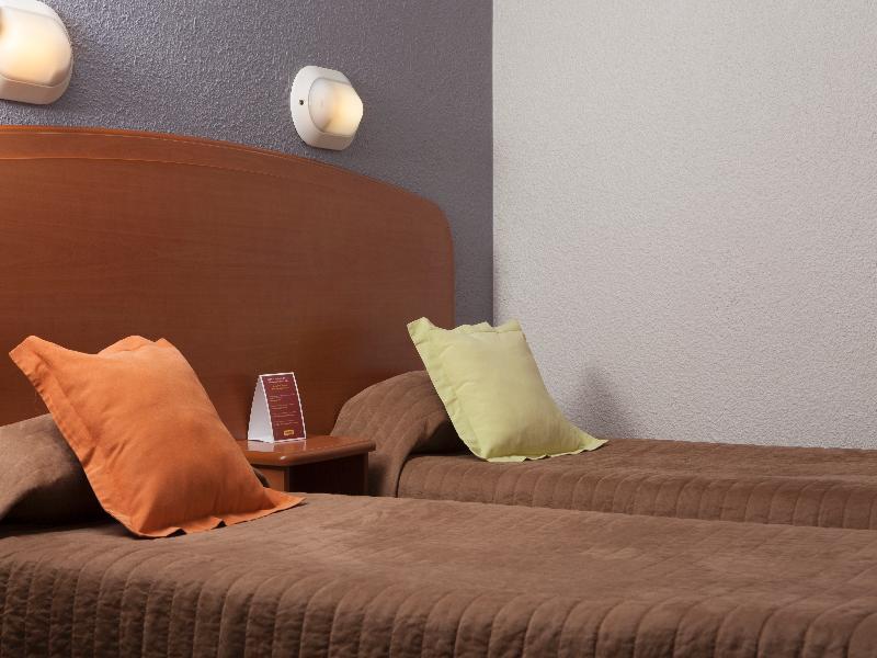 Brit Hotel Essentiel Tours Nord Екстериор снимка