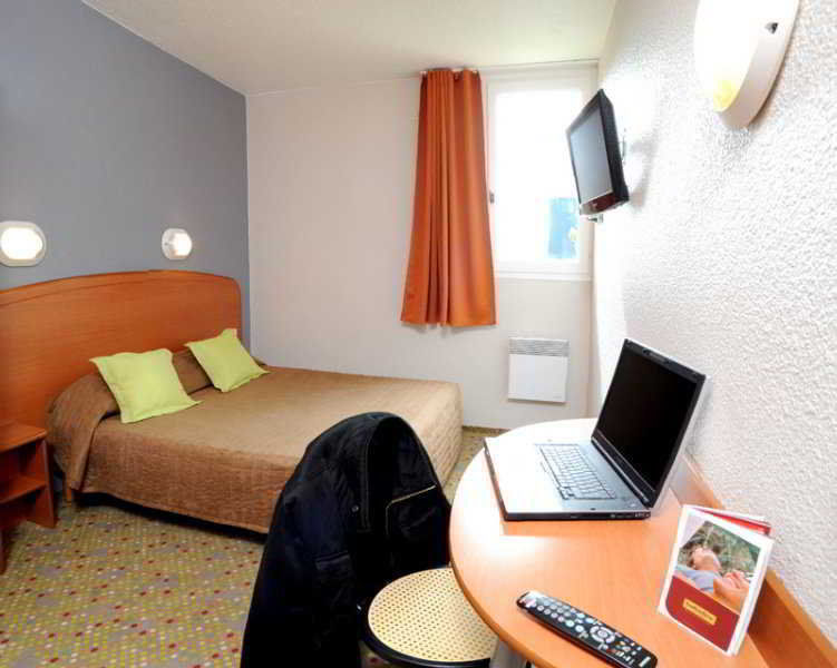 Brit Hotel Essentiel Tours Nord Екстериор снимка