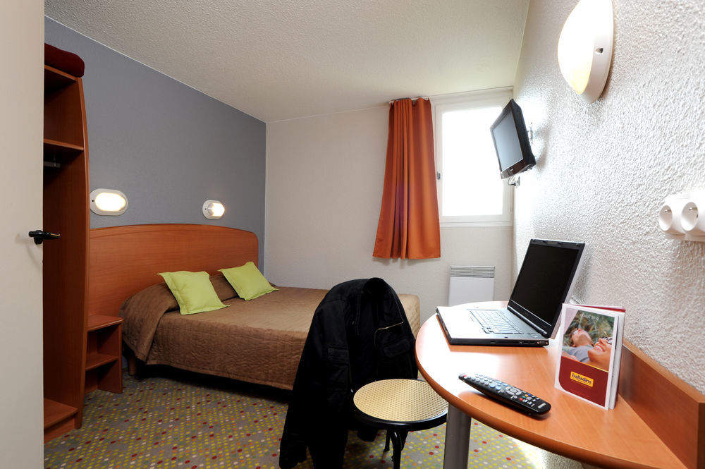 Brit Hotel Essentiel Tours Nord Екстериор снимка