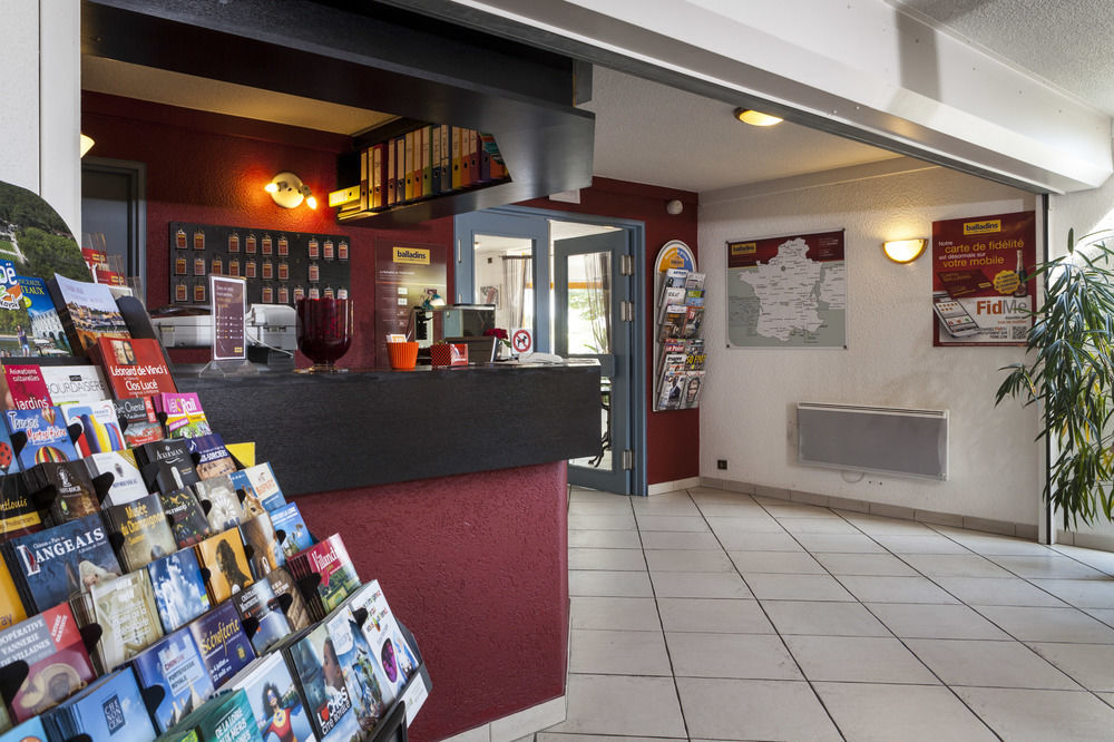 Brit Hotel Essentiel Tours Nord Екстериор снимка